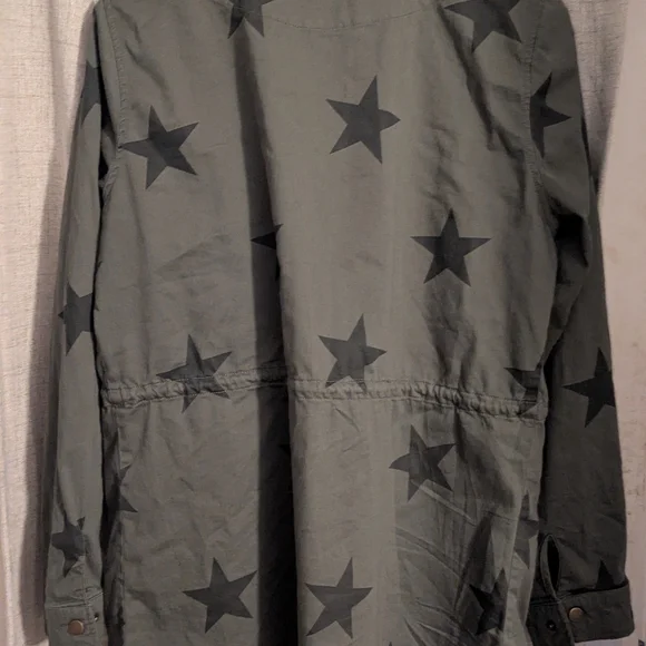 Green Star Patterned Jacket - Picture 2 of 3